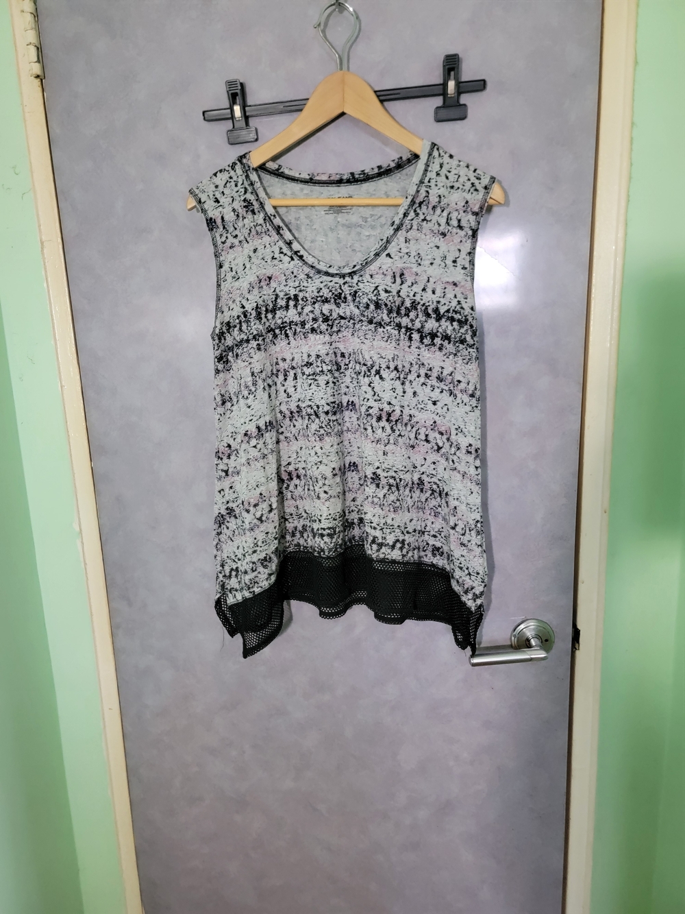 DKNY Sleeveless Knit V-Neck Tank in Black and Gray
